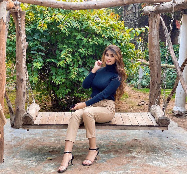 1 Pc Women's Stitched Rib Plain High Neck