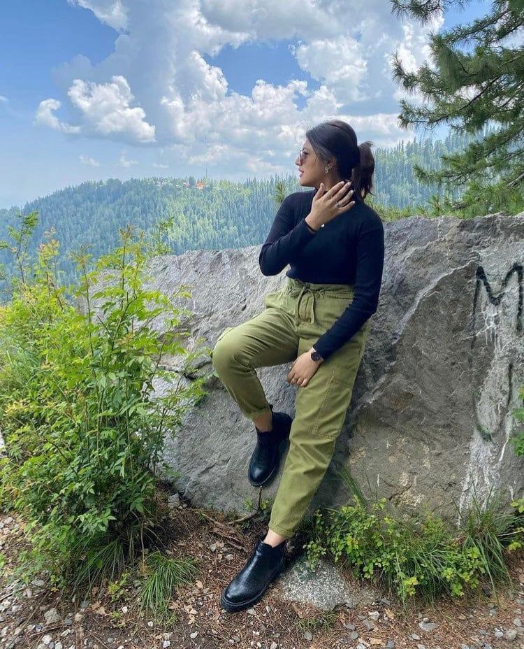 1 Pc Women's Stitched Rib Plain High Neck