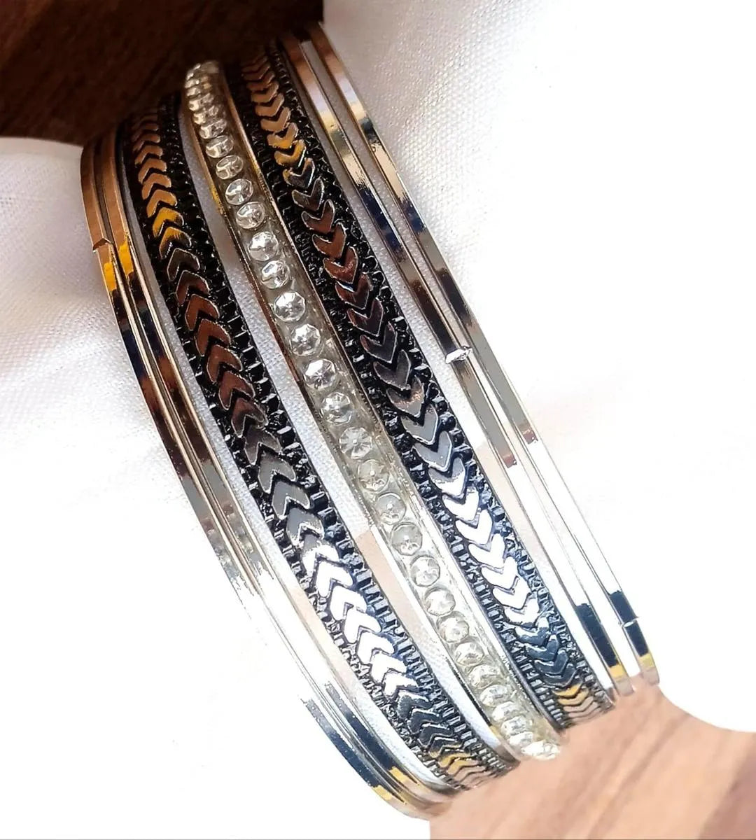 7 Pcs Antique Design Gold Plated Artificial Stones Plain Bangle