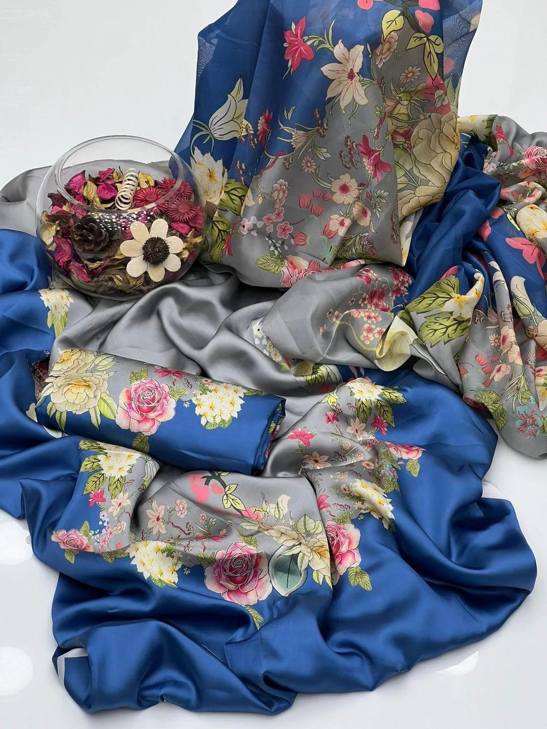 3 Pcs Women's Unstitched Digital Print Suit